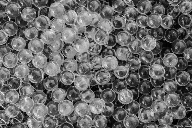 澳澜玻璃微珠厂家玻璃微珠产品颗粒特写